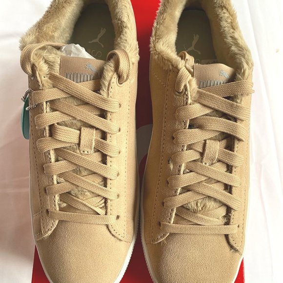 NIB PUMA Vikky V2 Fur Suede Court Sneaker in Nougat/White - Picture 2 of 8